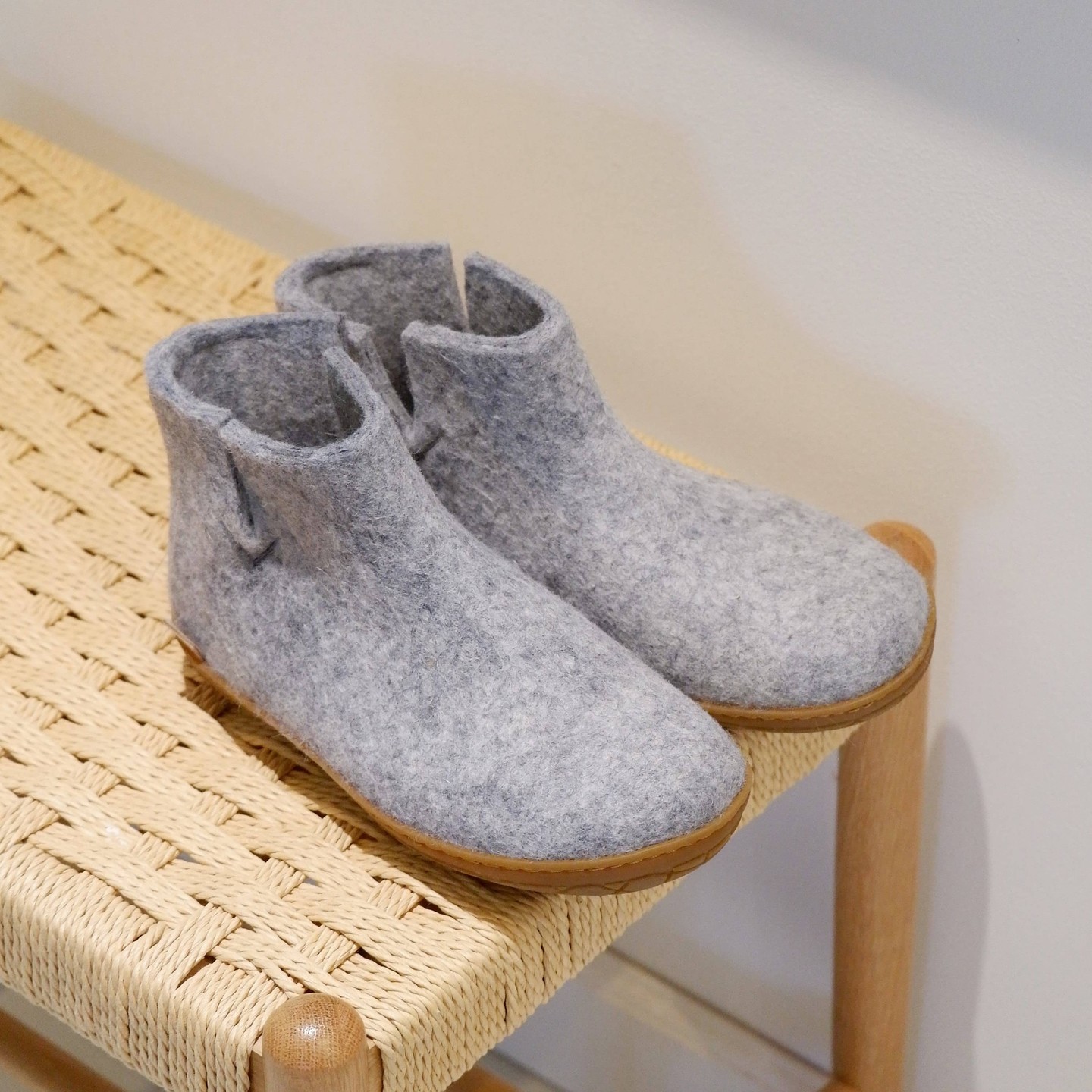 Hausbootie mit Leder-Sohle.